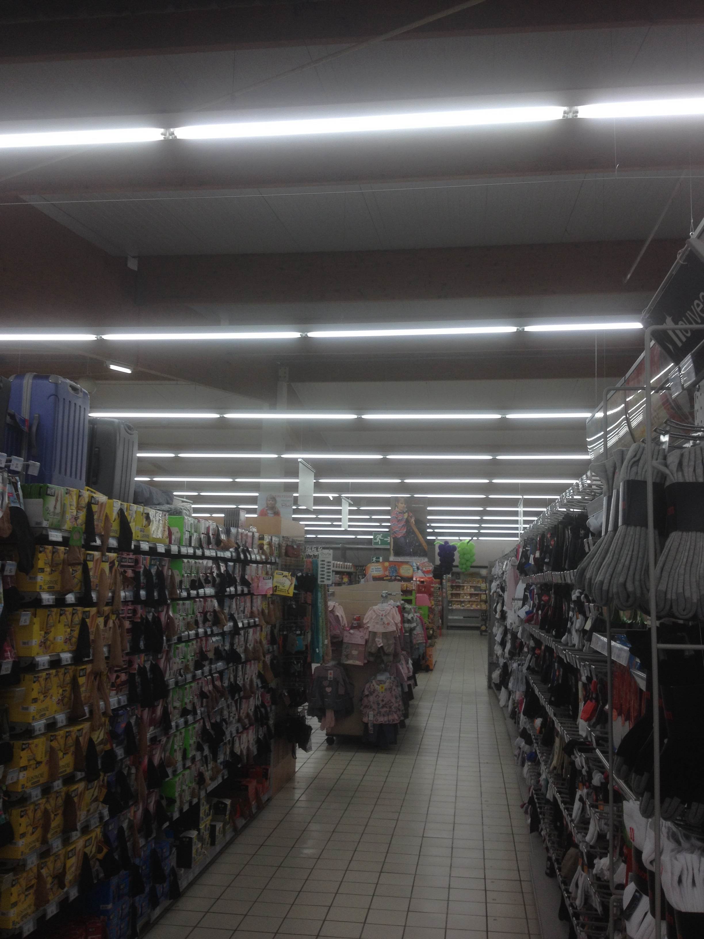  Rénovation de la nappe centrale d'éclairage d'un supermarché